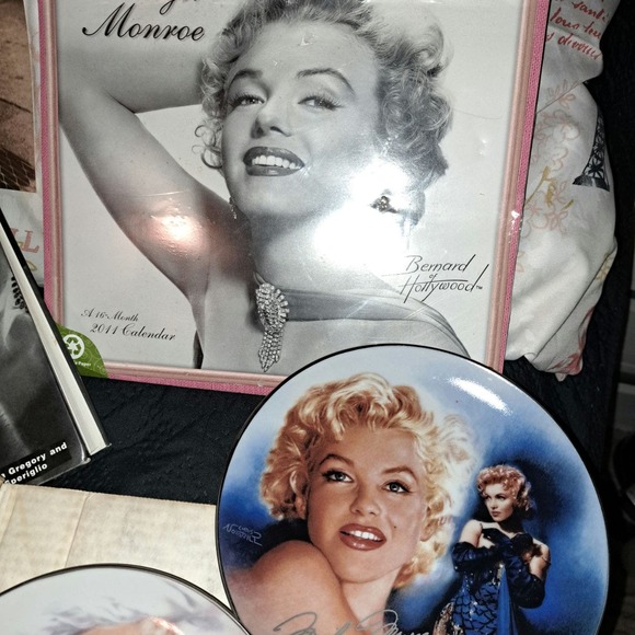 Valentine's Day SPECIAL! Marilyn Monroe Treasure Chest! - Picture 2 of 11